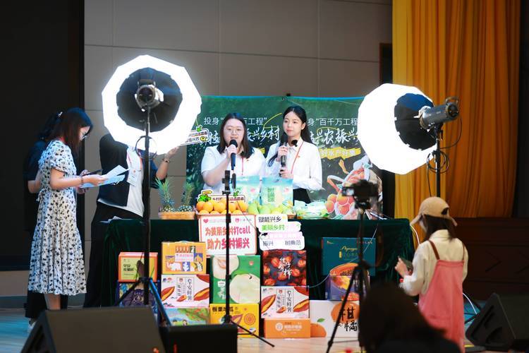 连倒下直播带货不香了？现在还能赚钱吗冰球突破游戏年销几十亿的电商巨头接(图1)