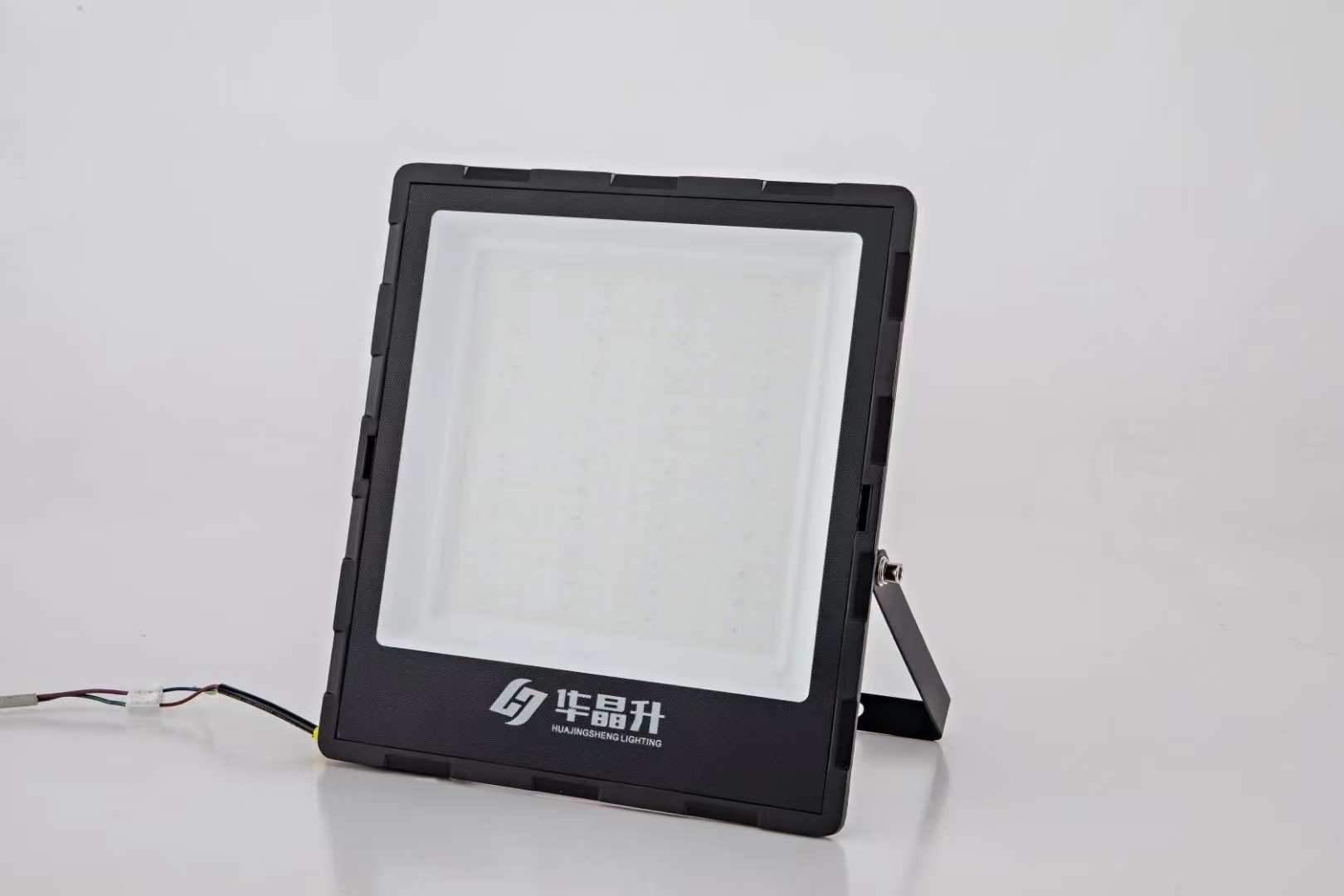 重庆照明灯具供应商选型建议冰球突破游戏网站2026年(图2)